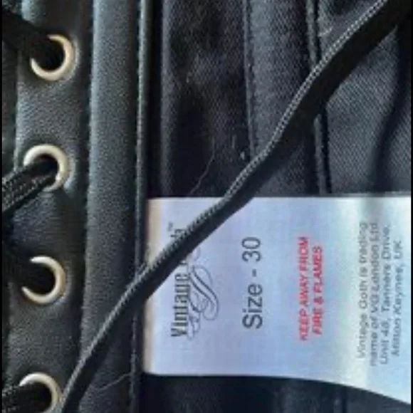 Corset - Picture 3 of 6